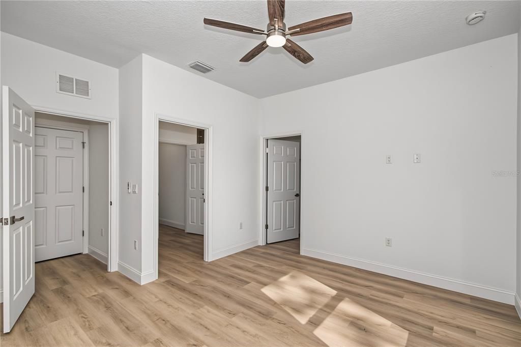 For Sale: $253,900 (3 beds, 2 baths, 1427 Square Feet)