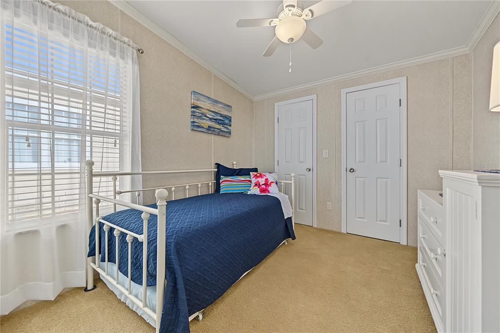 For Sale: $215,000 (3 beds, 2 baths, 1188 Square Feet)