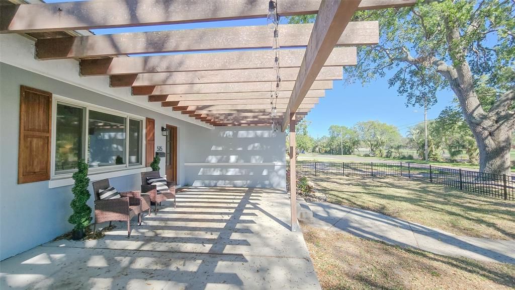 For Rent: $3,800 (3 beds, 2 baths, 1588 Square Feet)