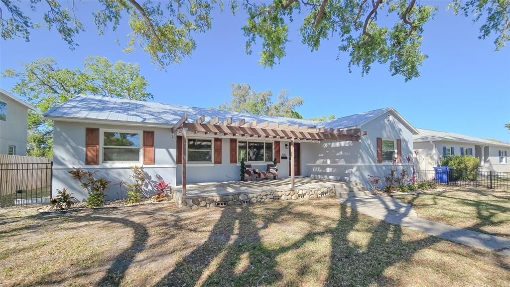 For Rent: $3,800 (3 beds, 2 baths, 1588 Square Feet)