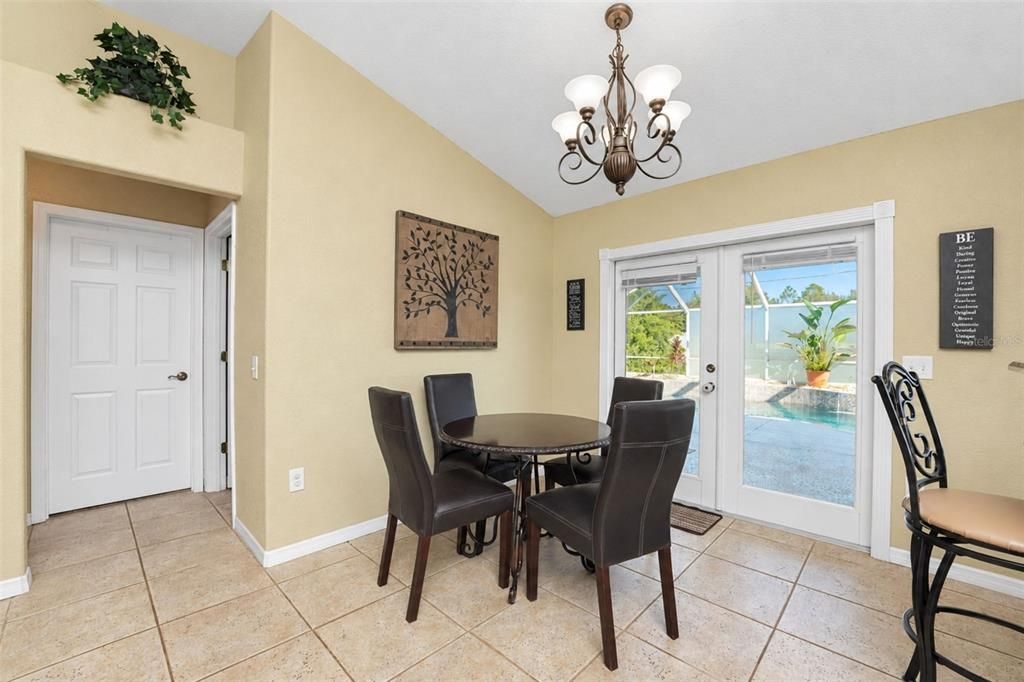 For Sale: $325,000 (3 beds, 2 baths, 1148 Square Feet)