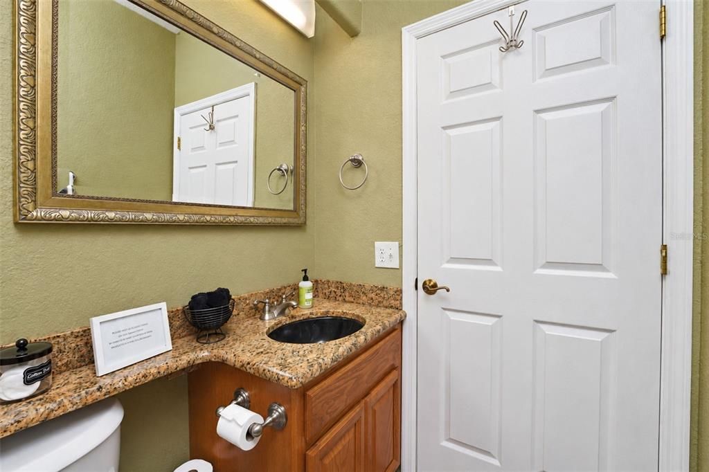For Sale: $325,000 (3 beds, 2 baths, 1148 Square Feet)