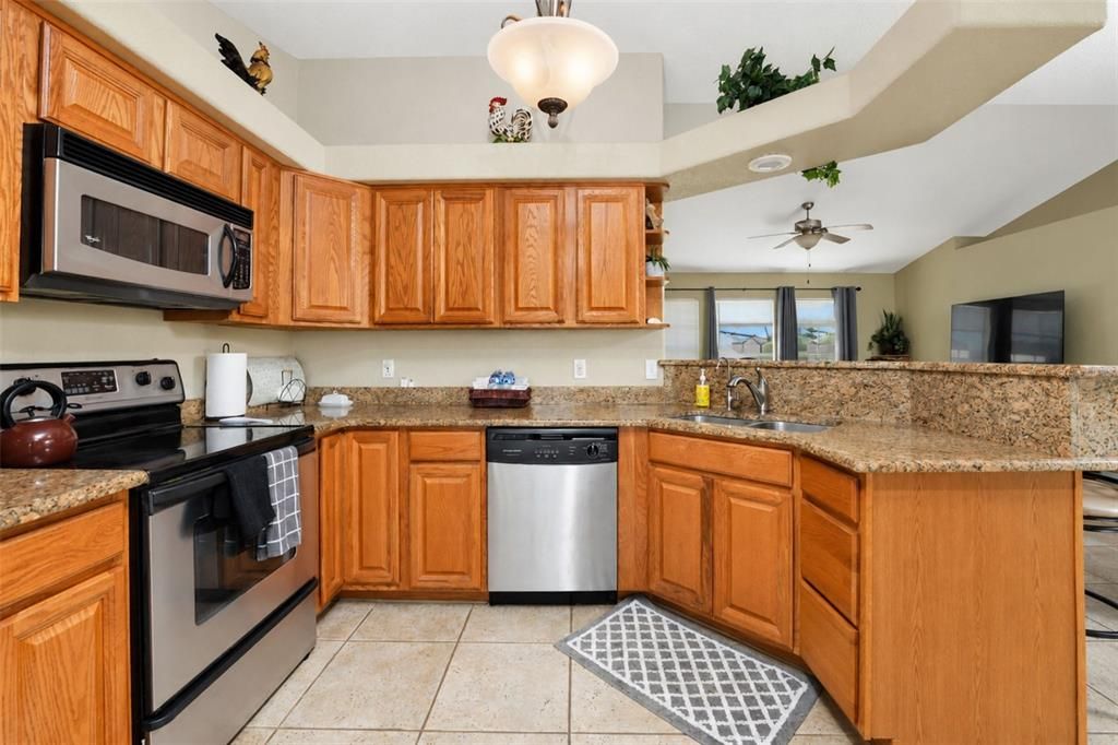 For Sale: $325,000 (3 beds, 2 baths, 1148 Square Feet)