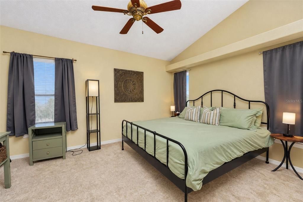 For Sale: $325,000 (3 beds, 2 baths, 1148 Square Feet)