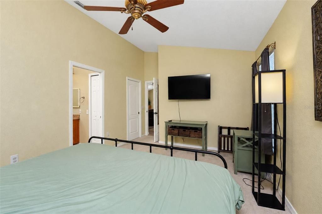 For Sale: $325,000 (3 beds, 2 baths, 1148 Square Feet)