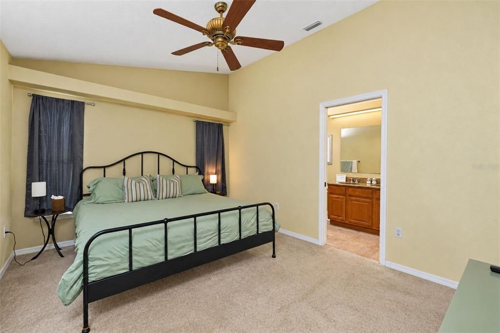 For Sale: $325,000 (3 beds, 2 baths, 1148 Square Feet)