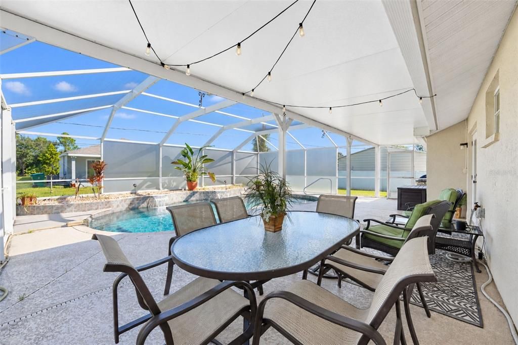 For Sale: $325,000 (3 beds, 2 baths, 1148 Square Feet)