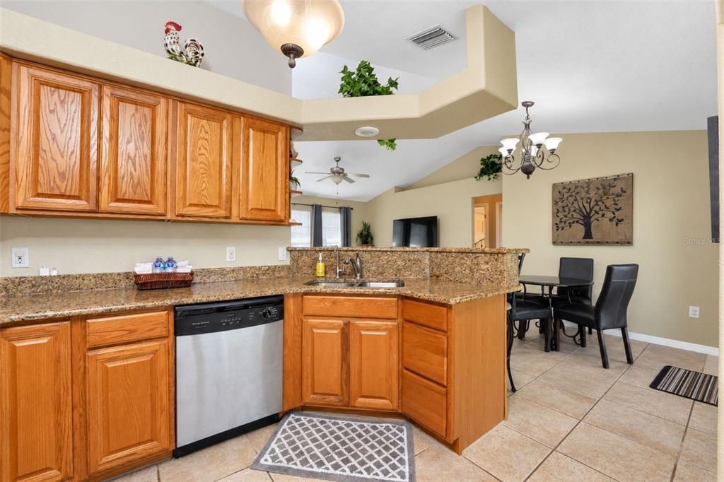For Sale: $325,000 (3 beds, 2 baths, 1148 Square Feet)