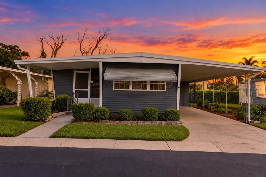 For Sale: $95,000 (1 beds, 1 baths, 552 Square Feet)