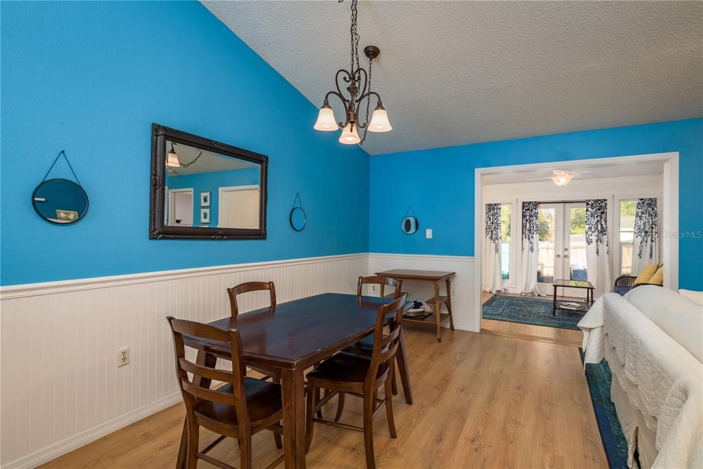 В аренду: $1,995 (2 спален, 2 ванн, 1113 Квадратных фут)