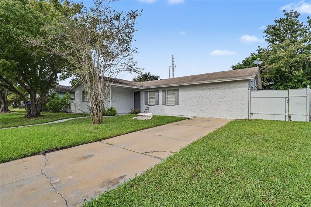 For Sale: $320,000 (3 beds, 2 baths, 1286 Square Feet)