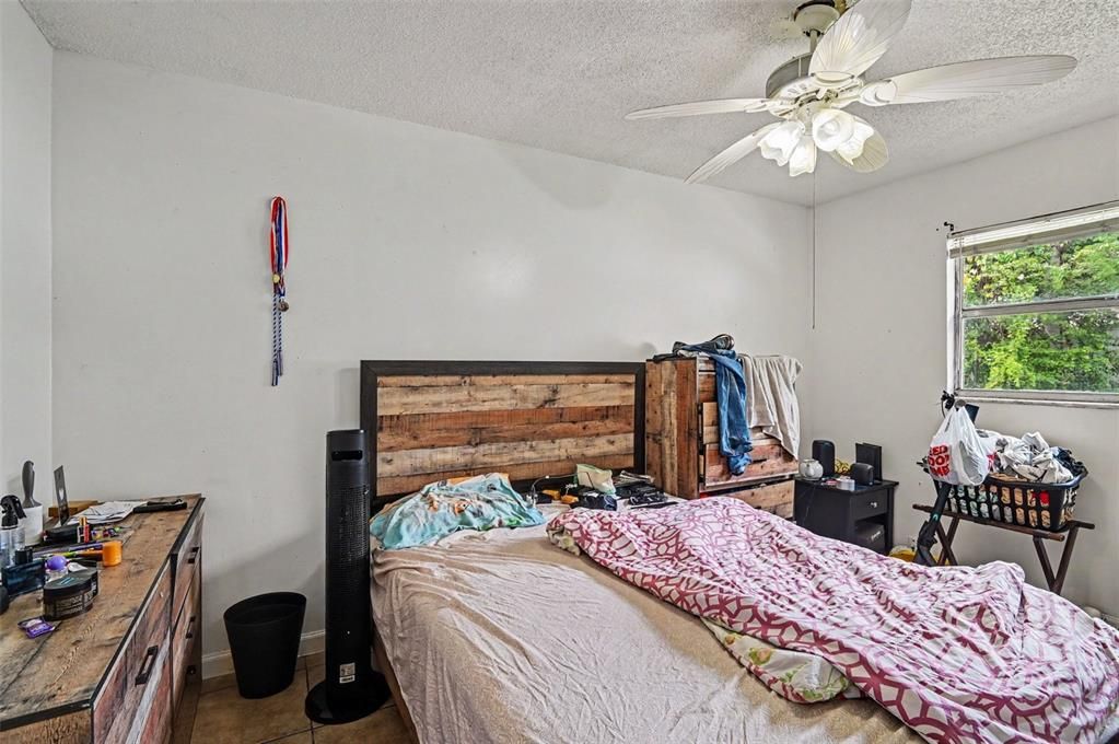 For Sale: $320,000 (3 beds, 2 baths, 1286 Square Feet)