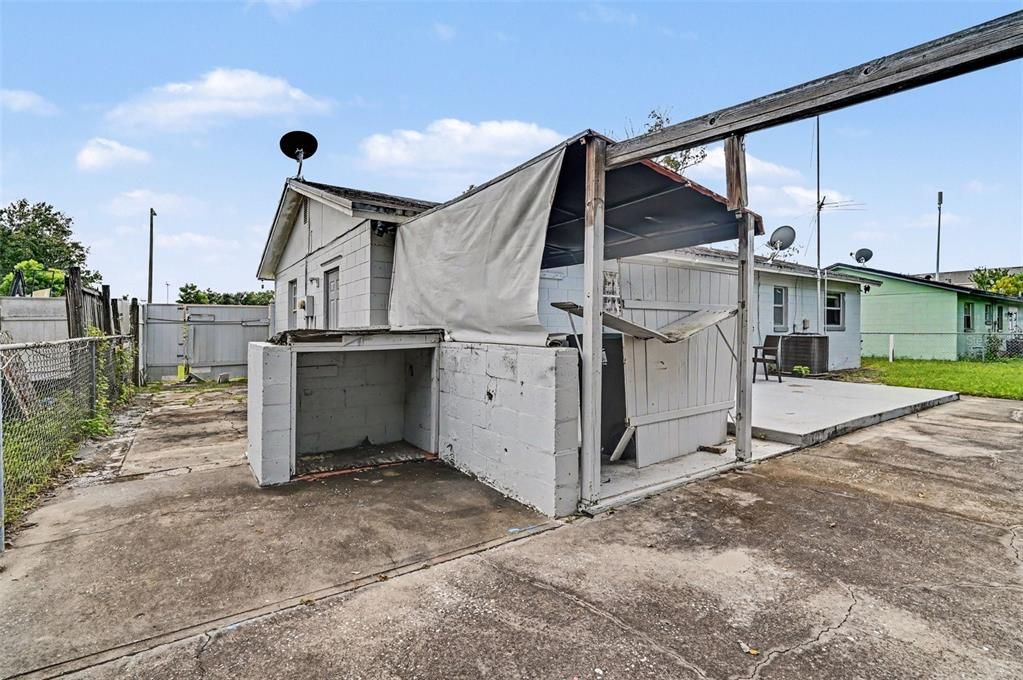 For Sale: $320,000 (3 beds, 2 baths, 1286 Square Feet)