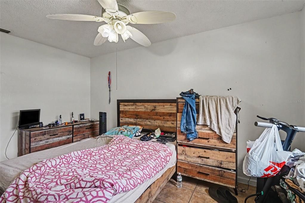 For Sale: $320,000 (3 beds, 2 baths, 1286 Square Feet)