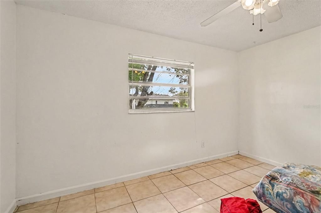 For Sale: $320,000 (3 beds, 2 baths, 1286 Square Feet)