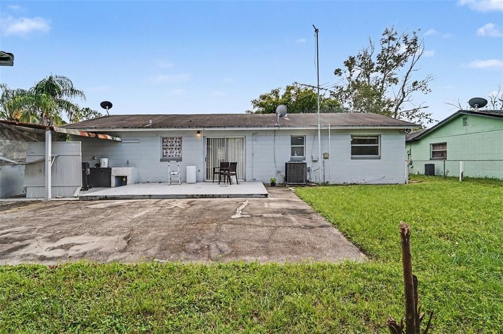 For Sale: $320,000 (3 beds, 2 baths, 1286 Square Feet)