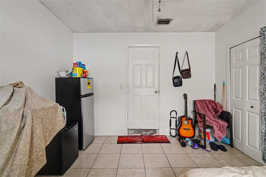 For Sale: $320,000 (3 beds, 2 baths, 1286 Square Feet)