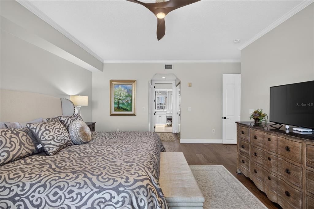 For Sale: $929,000 (3 beds, 3 baths, 2207 Square Feet)