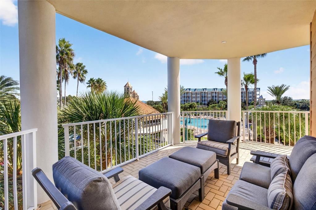 For Sale: $929,000 (3 beds, 3 baths, 2207 Square Feet)