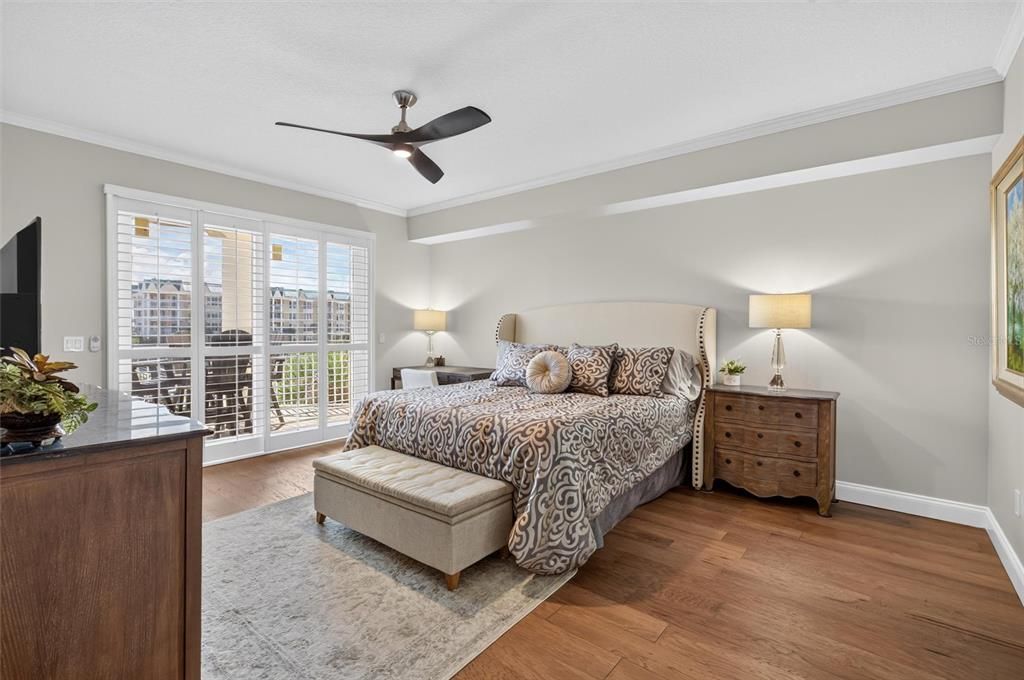 For Sale: $929,000 (3 beds, 3 baths, 2207 Square Feet)