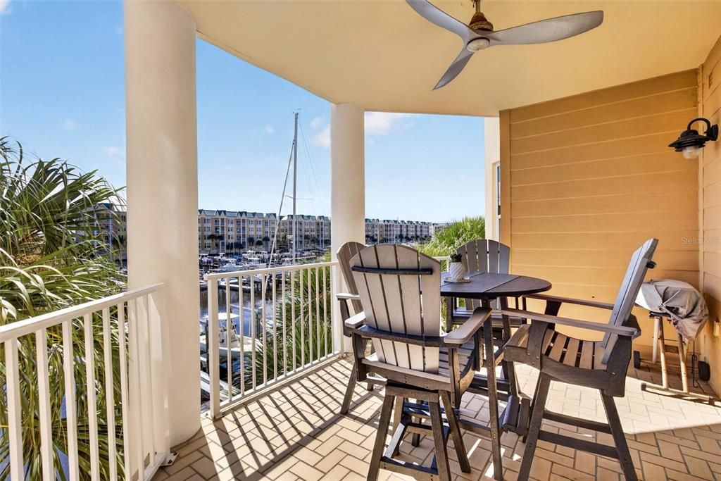 For Sale: $929,000 (3 beds, 3 baths, 2207 Square Feet)