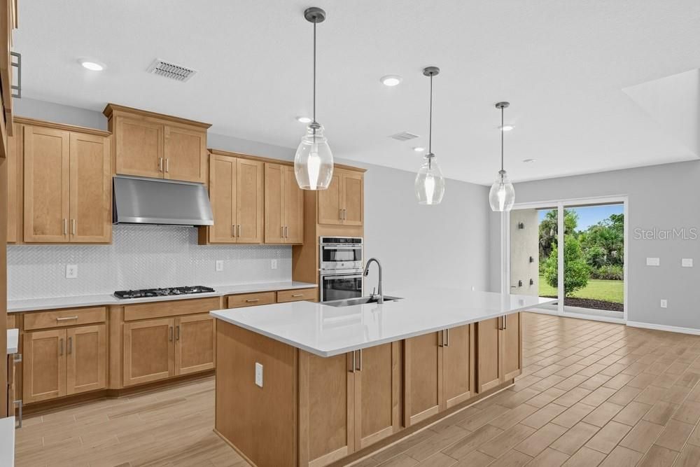 For Sale: $691,132 (6 beds, 4 baths, 3505 Square Feet)