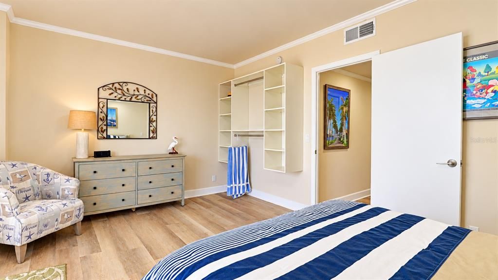 For Sale: $979,000 (2 beds, 2 baths, 1420 Square Feet)