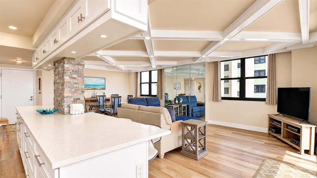 For Sale: $979,000 (2 beds, 2 baths, 1420 Square Feet)