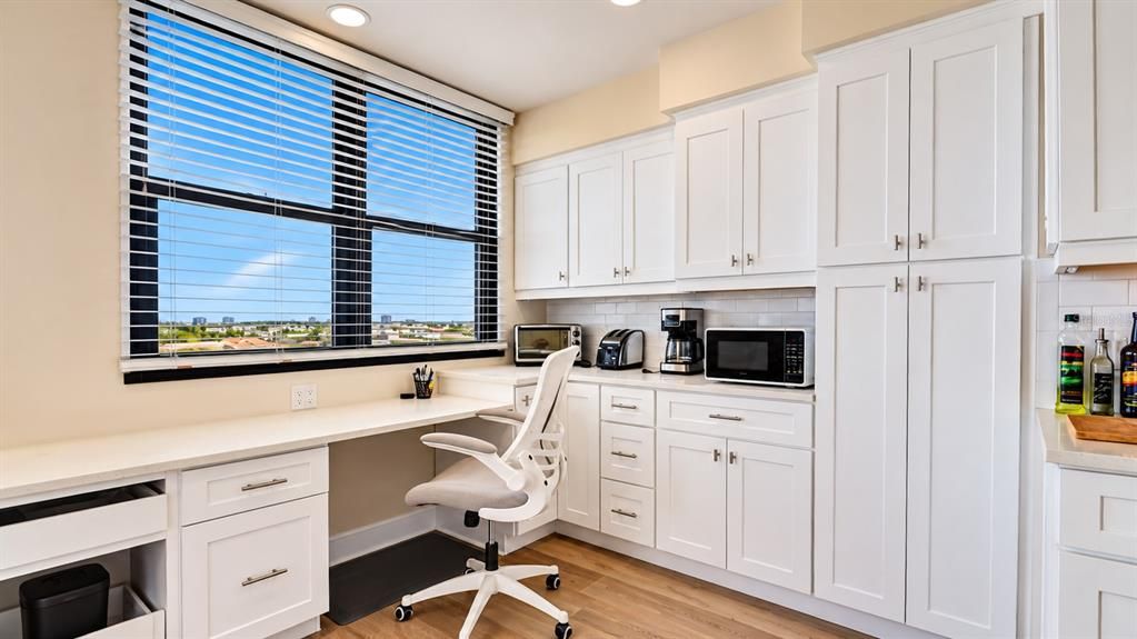For Sale: $979,000 (2 beds, 2 baths, 1420 Square Feet)