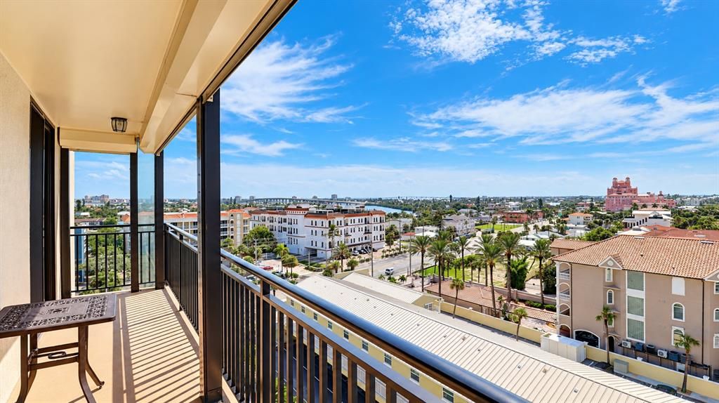 For Sale: $979,000 (2 beds, 2 baths, 1420 Square Feet)