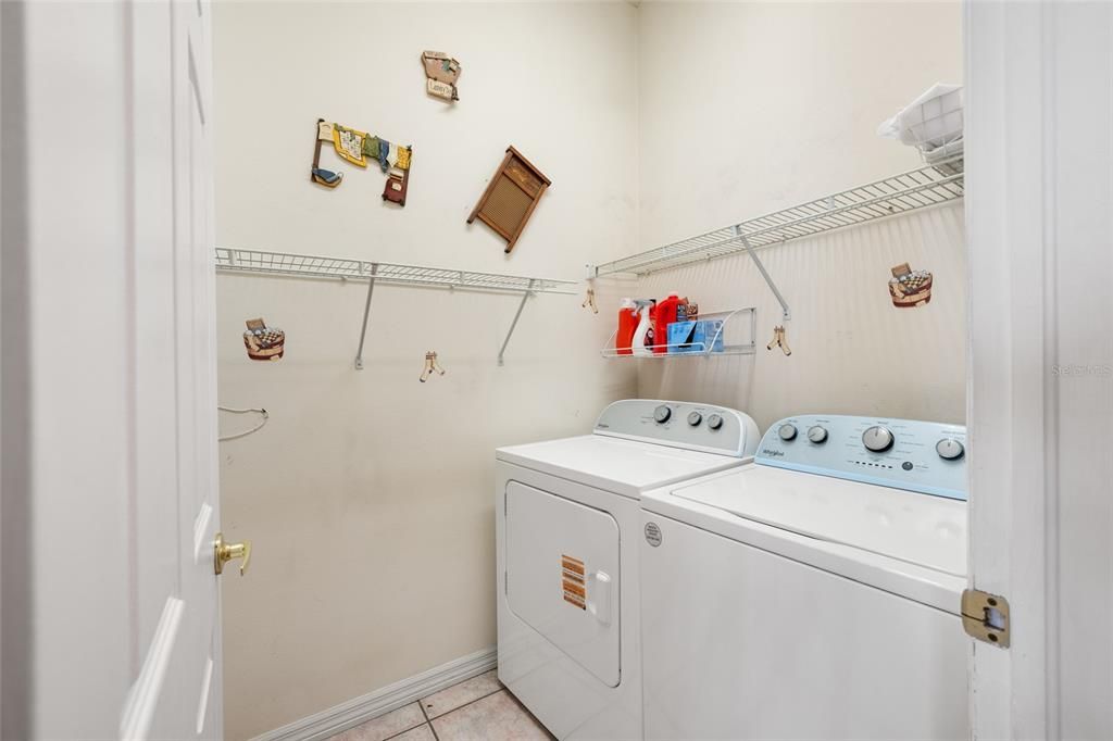 En Venta: $550,000 (4 camas, 3 baños, 2207 Pies cuadrados)
