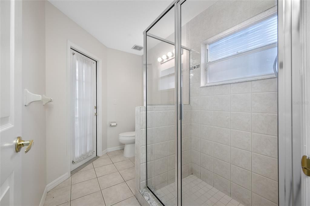 En Venta: $550,000 (4 camas, 3 baños, 2207 Pies cuadrados)