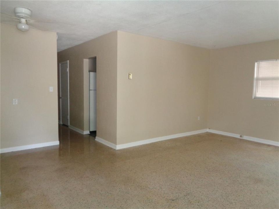 For Rent: $1,695 (2 beds, 1 baths, 900 Square Feet)
