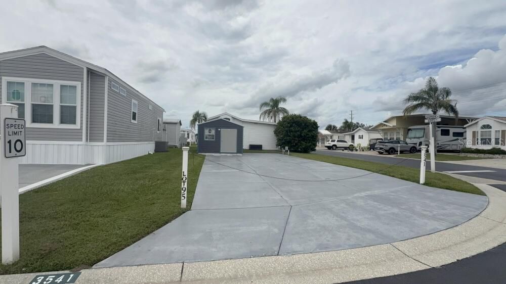 待售: $95,500 (0.06 acres)