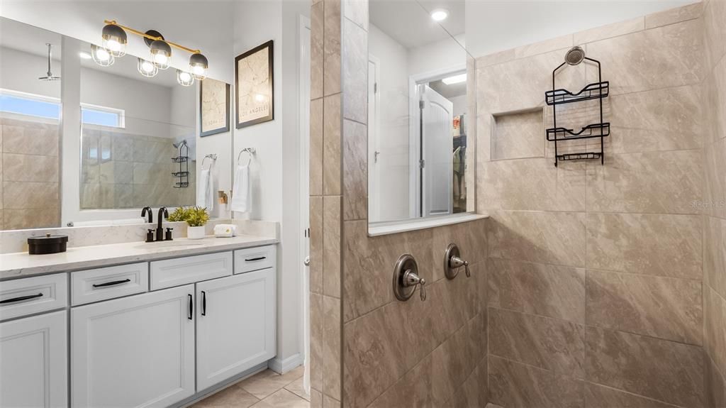 For Sale: $600,000 (4 beds, 3 baths, 2938 Square Feet)
