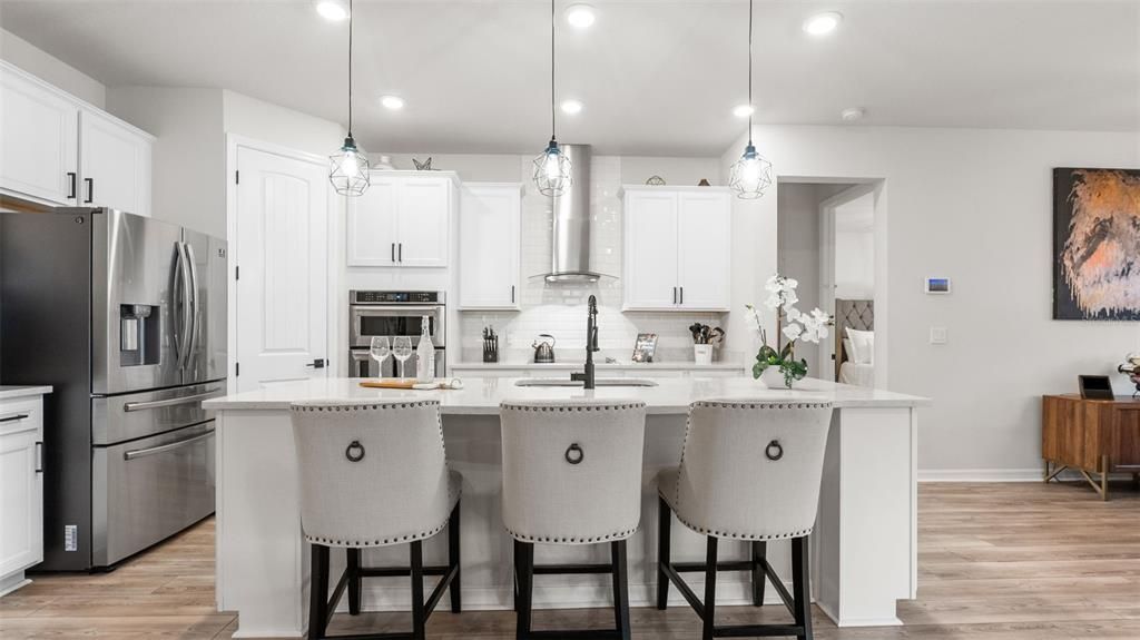For Sale: $600,000 (4 beds, 3 baths, 2938 Square Feet)