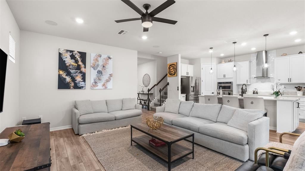 For Sale: $600,000 (4 beds, 3 baths, 2938 Square Feet)