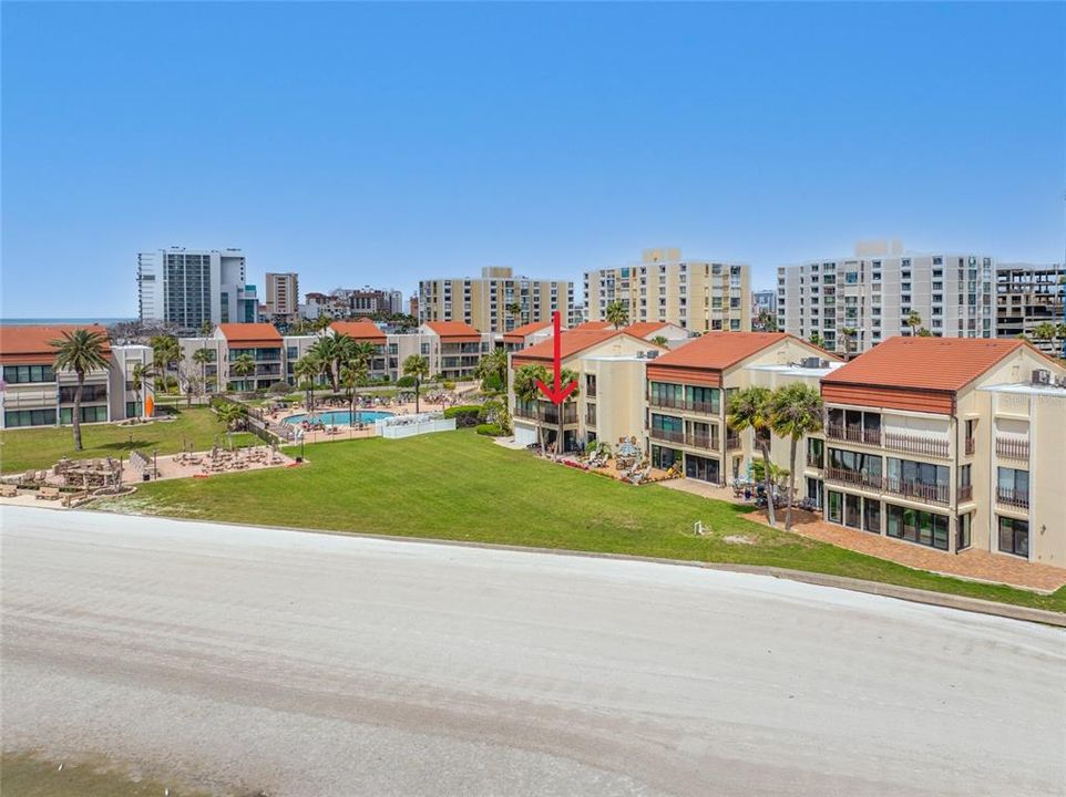 For Sale: $589,000 (2 beds, 2 baths, 1074 Square Feet)