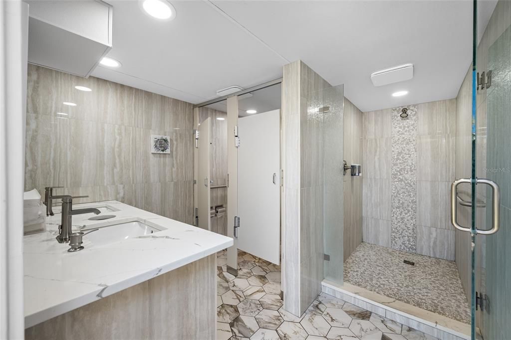 For Sale: $589,000 (2 beds, 2 baths, 1074 Square Feet)