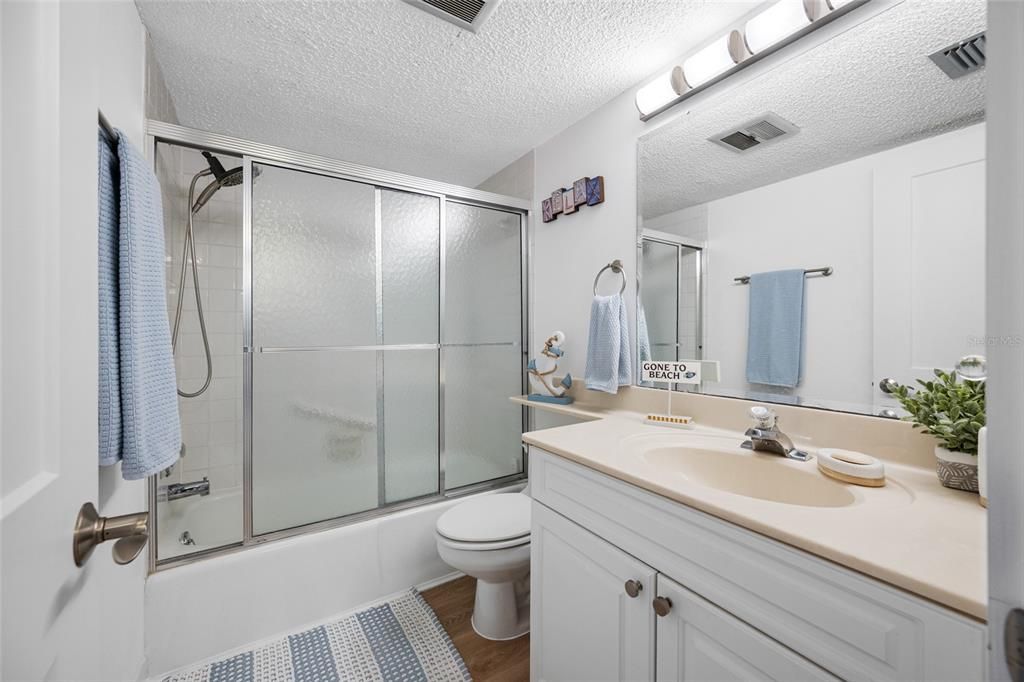 For Sale: $589,000 (2 beds, 2 baths, 1074 Square Feet)