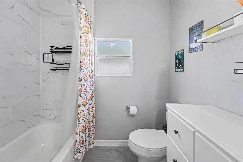 For Sale: $285,000 (3 beds, 1 baths, 1100 Square Feet)