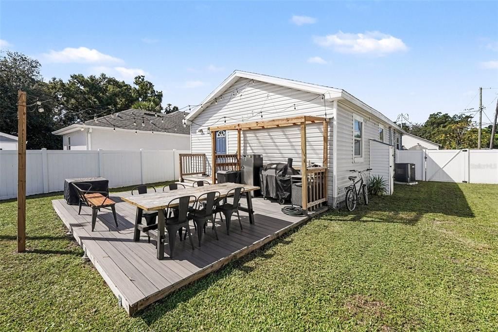 For Sale: $285,000 (3 beds, 1 baths, 1100 Square Feet)