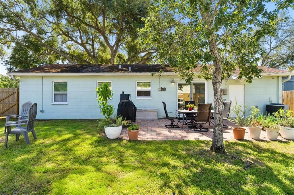 For Sale: $339,000 (3 beds, 1 baths, 936 Square Feet)