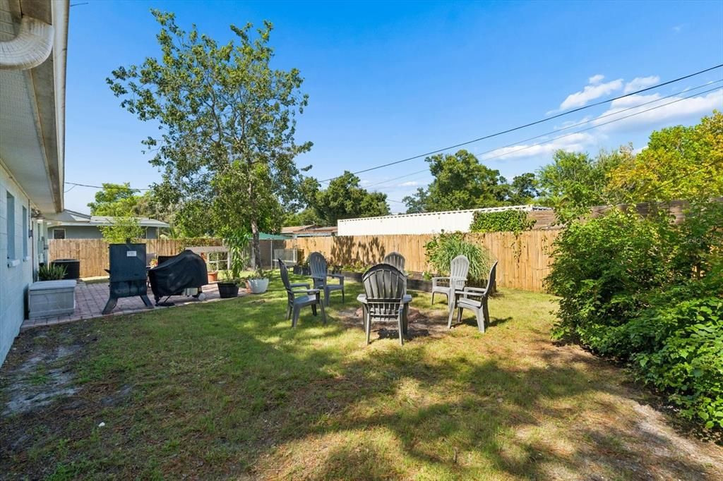 For Sale: $339,000 (3 beds, 1 baths, 936 Square Feet)