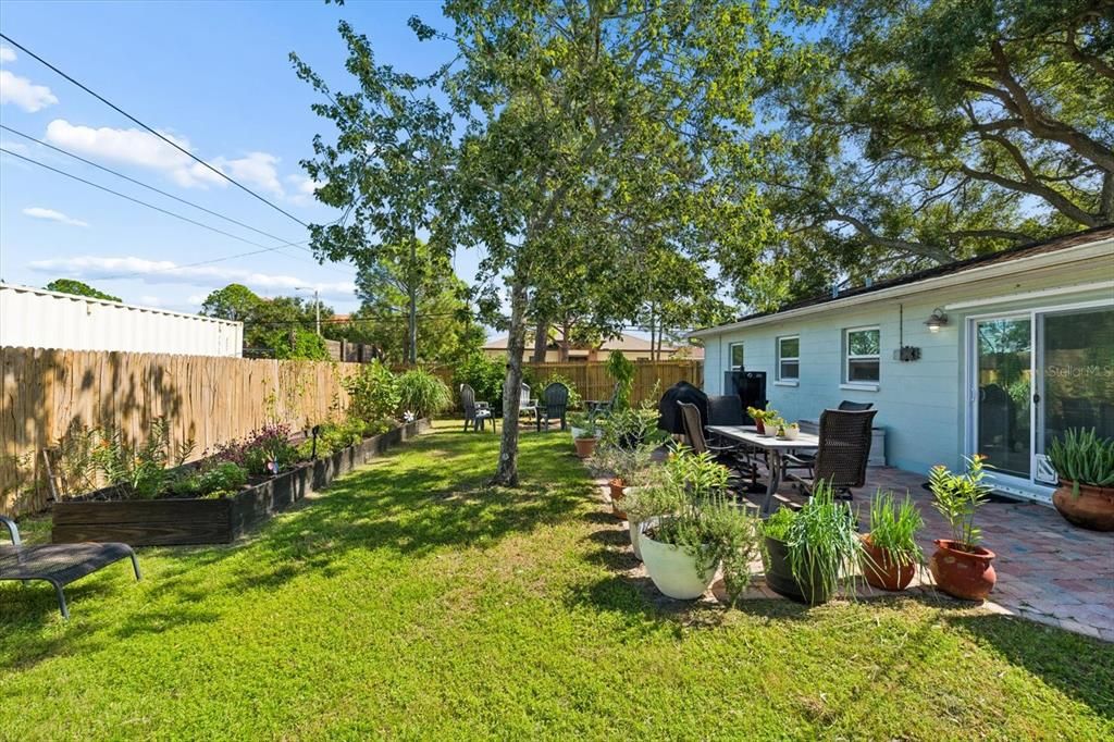 For Sale: $339,000 (3 beds, 1 baths, 936 Square Feet)