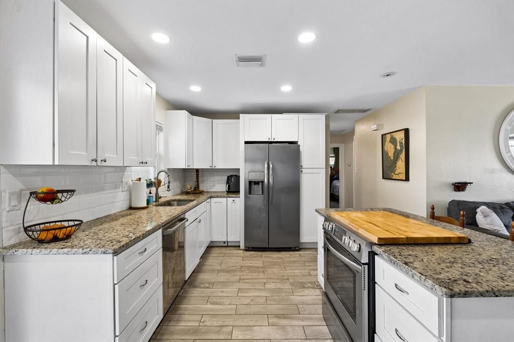 For Sale: $339,000 (3 beds, 1 baths, 936 Square Feet)