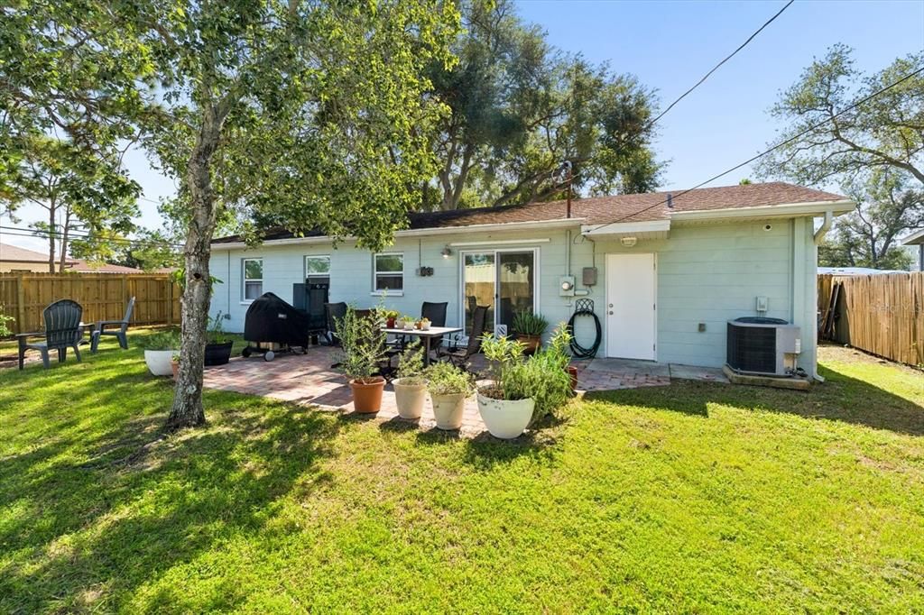 For Sale: $339,000 (3 beds, 1 baths, 936 Square Feet)
