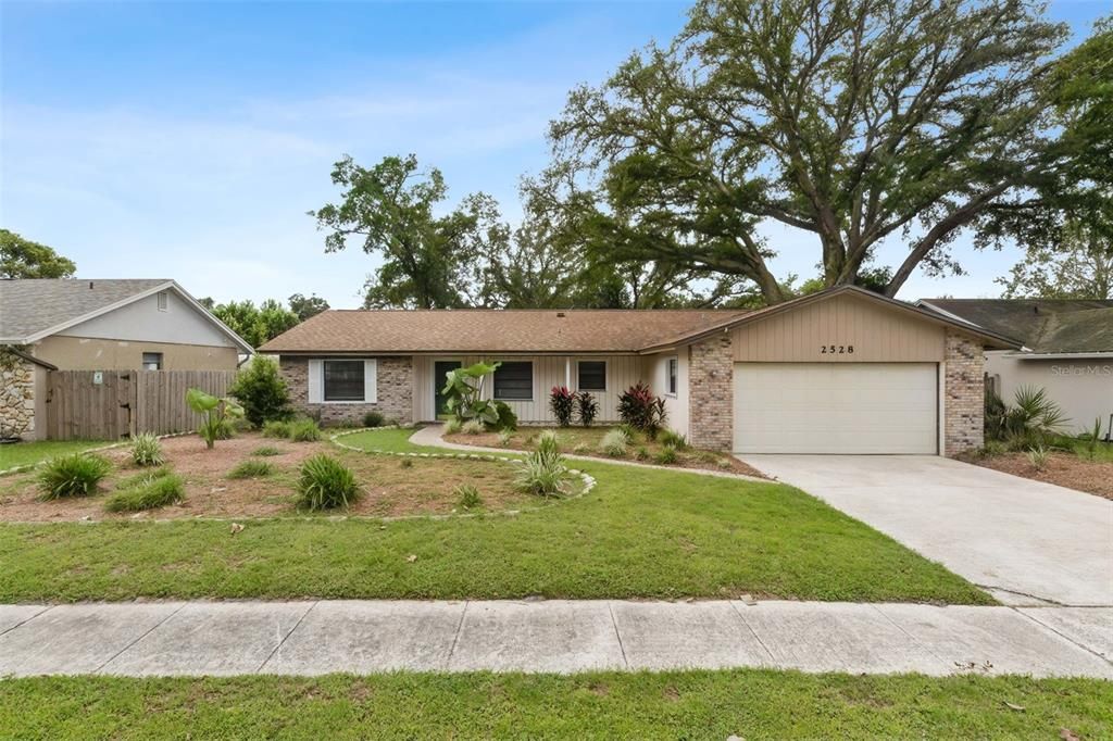For Sale: $360,000 (3 beds, 2 baths, 1518 Square Feet)