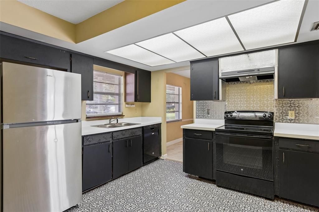 For Sale: $360,000 (3 beds, 2 baths, 1518 Square Feet)