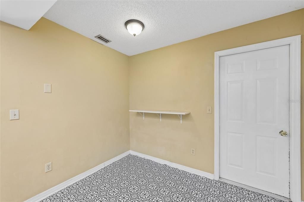 For Sale: $360,000 (3 beds, 2 baths, 1518 Square Feet)